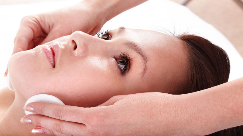 Vampire Facials in Del Mar, CA: All the Details You Need to Know